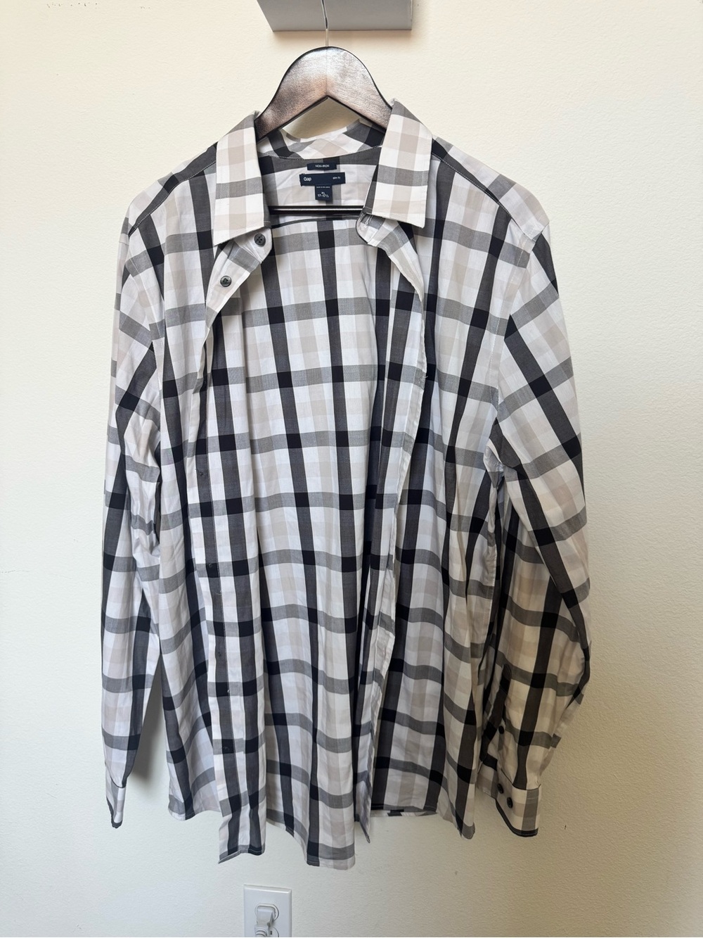 GAP Slim Fit Plaid Button-Up Shirt - Black, White, Gray